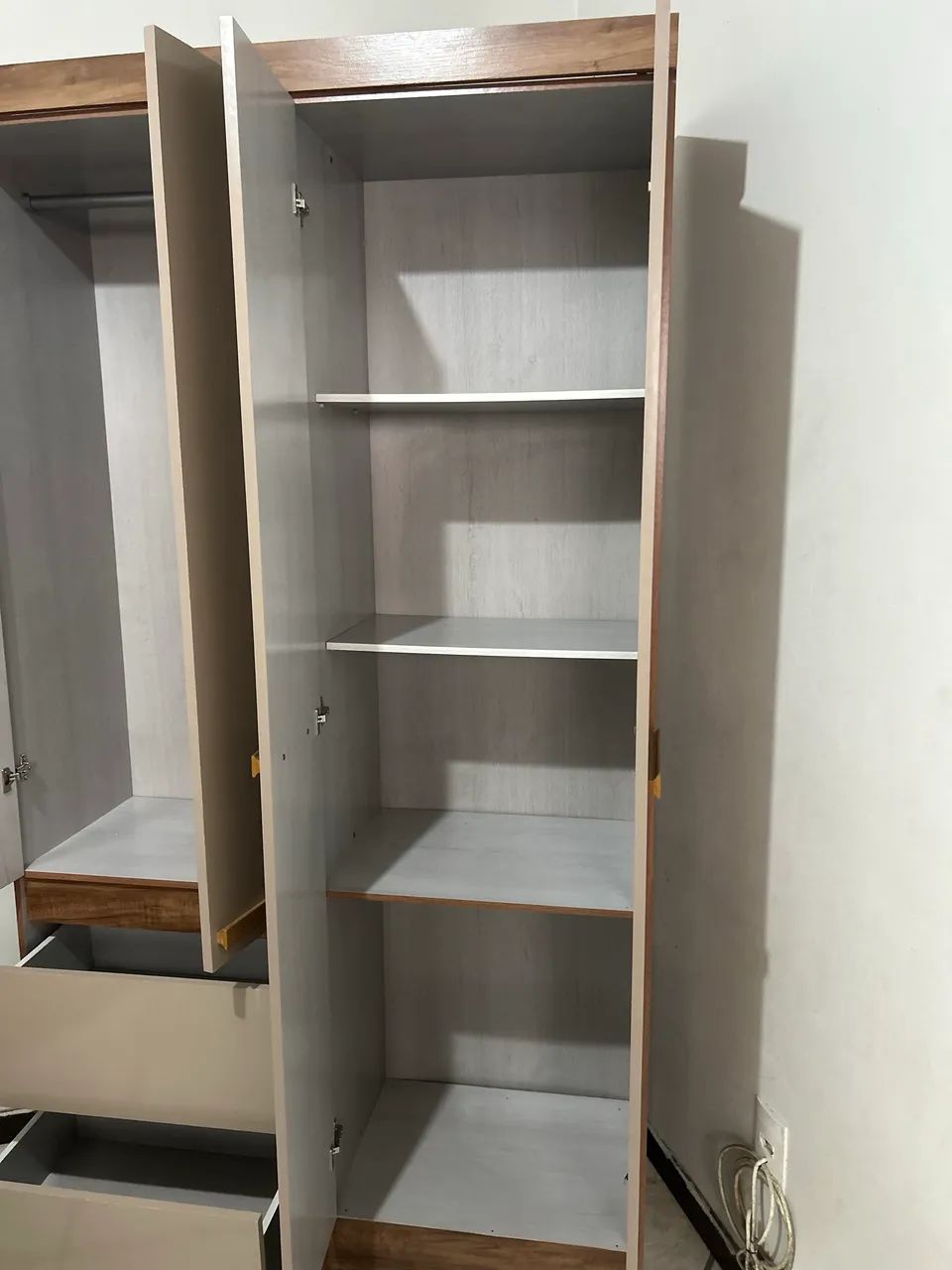 Vendo guarda roupa solteiro  - Foto 3