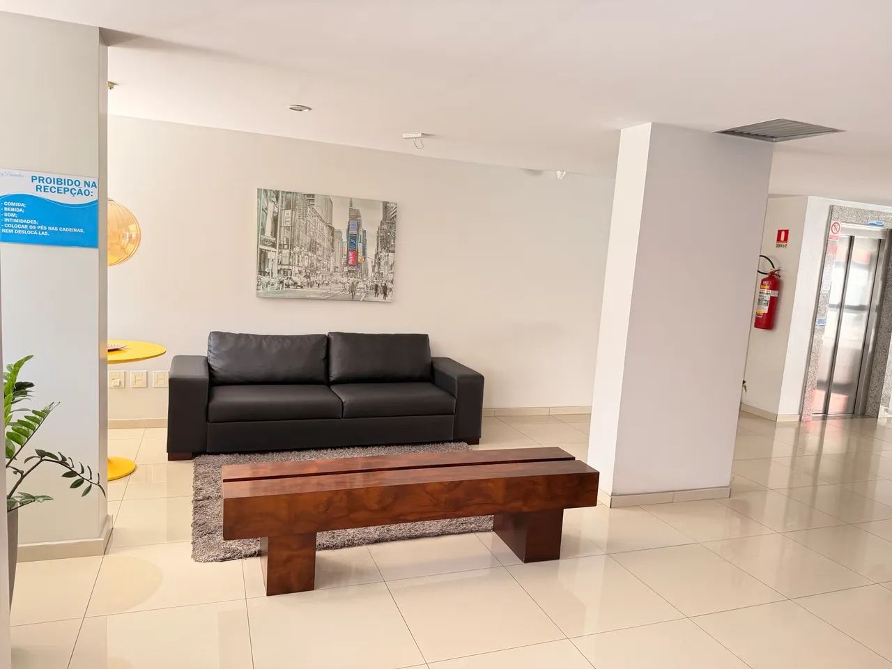 Alugo quarto e sala mobiliado perto da praia  - Foto 2