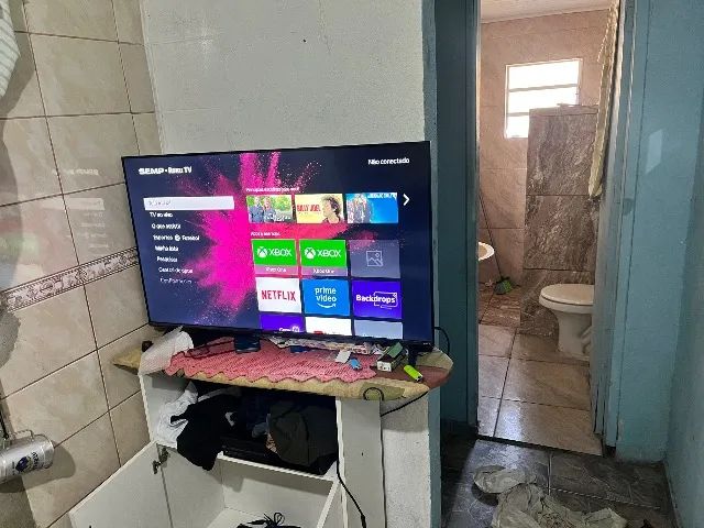 Tv 43 polegadas Roku nova com caixa 
