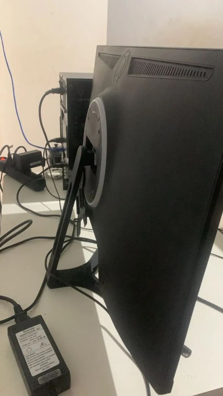Tela de computador 27p