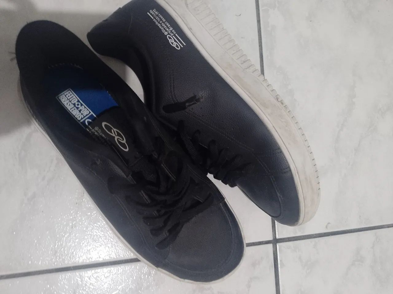 Vendo tênis masculino número 43 e 44