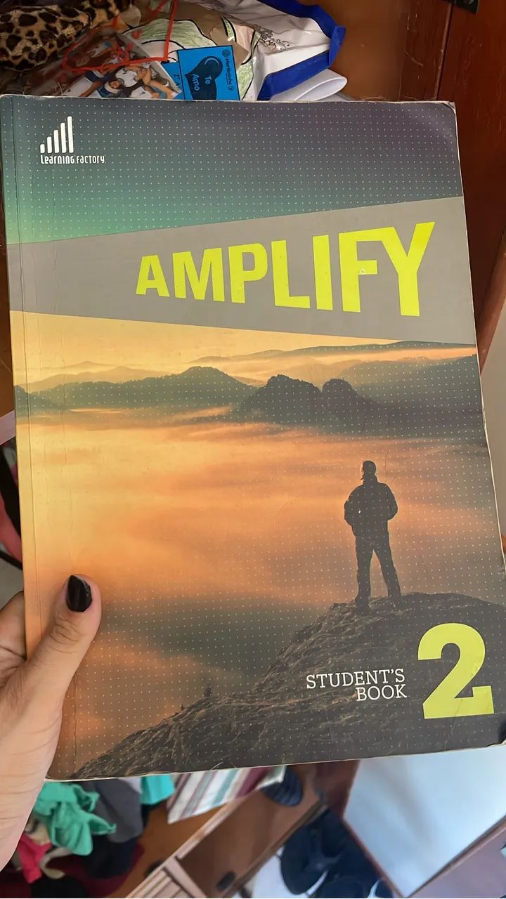 Vendo livro CULTURA INGLESA AMPLIFY 1, AMPLIFY 2 e MAC 1. CADA UNIDADE 150,00 