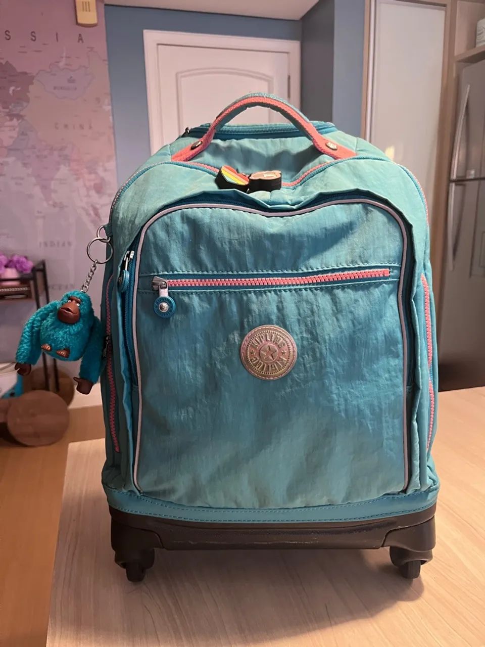 Mochila kipling  Echos 29 litros com rodinhas 360°