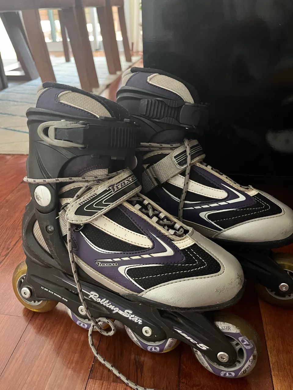 Patins Traxart semi novo com acessórios completo