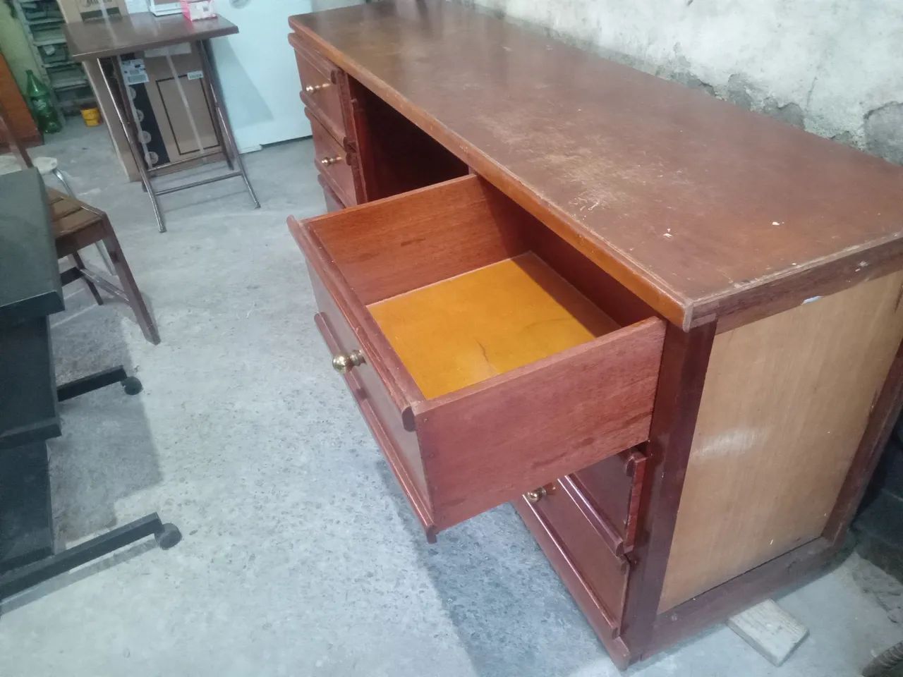 Mesa para escritorio em madeira maciça
