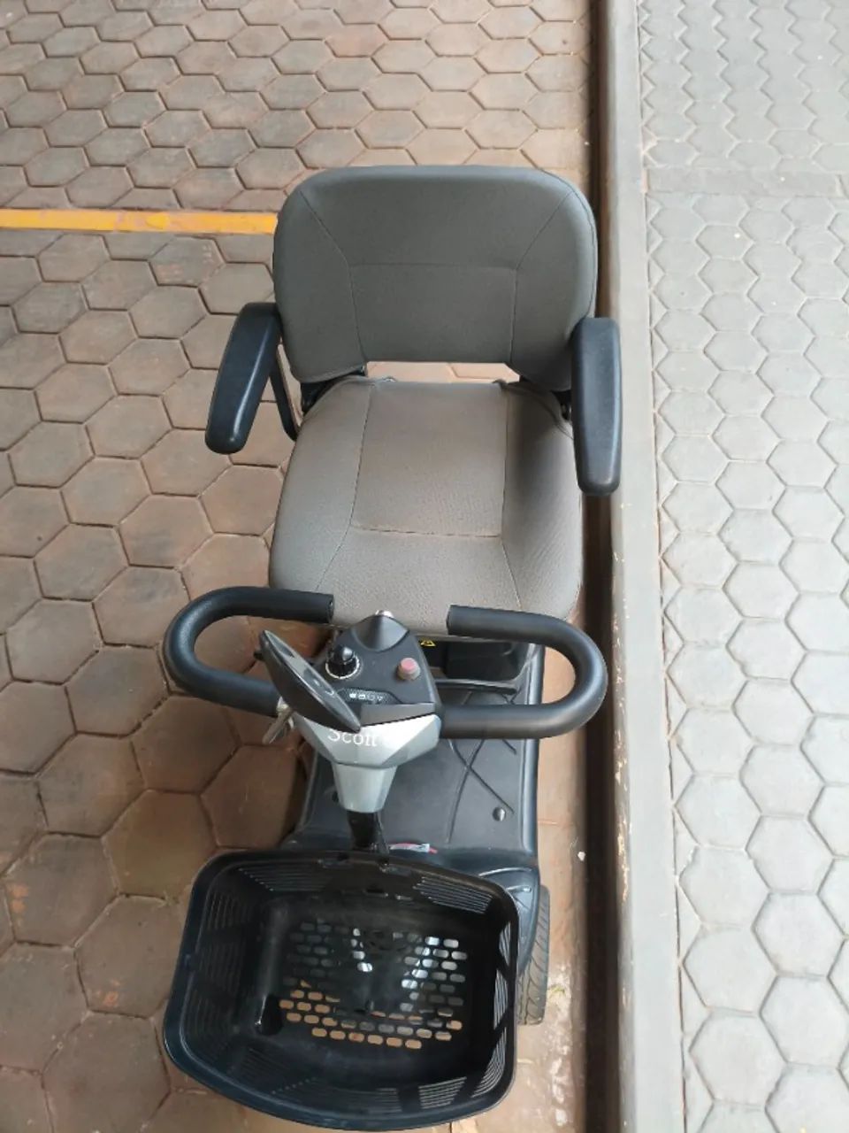 Carro elétrico para idoso