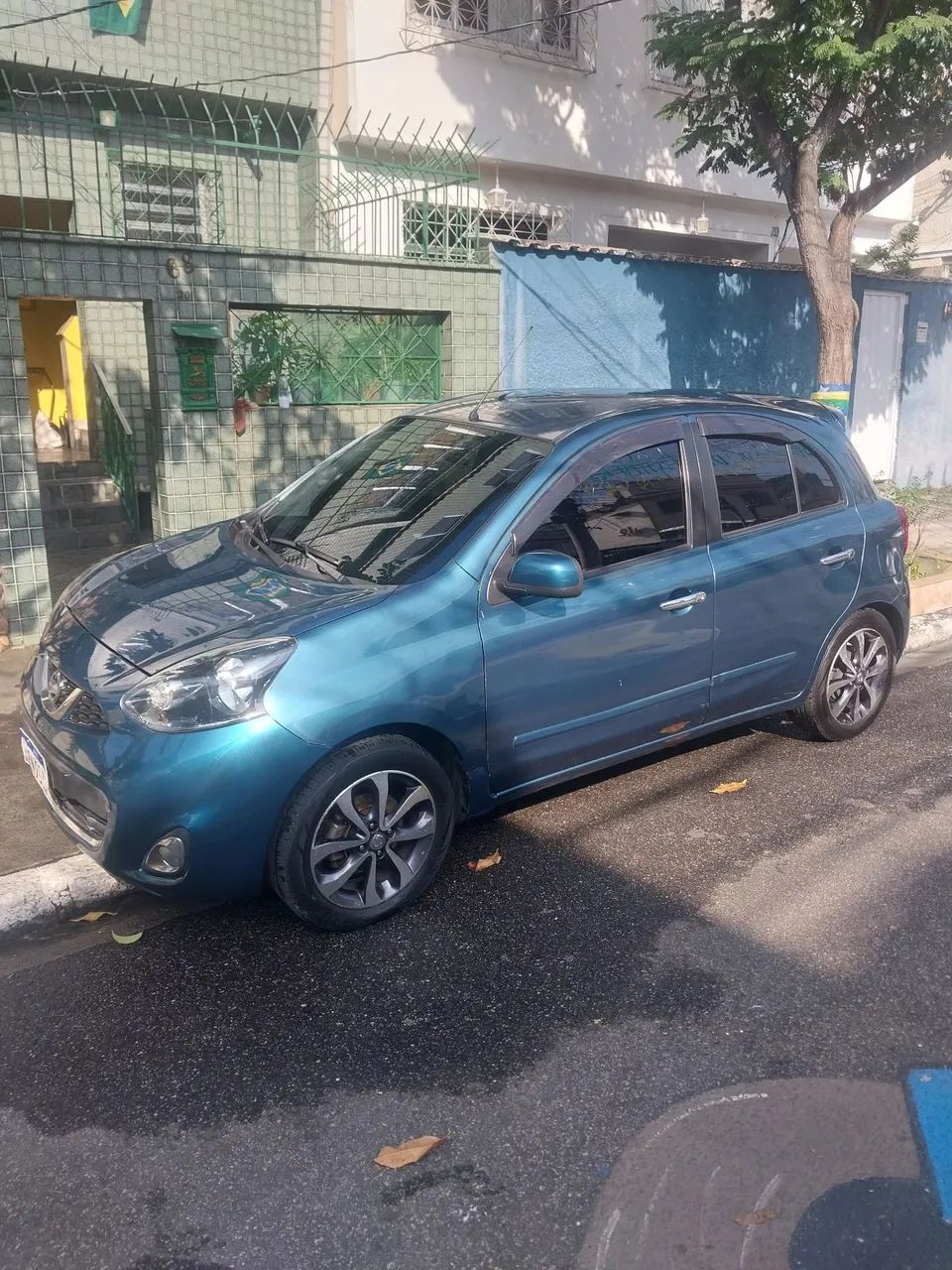 Nissan March 2016