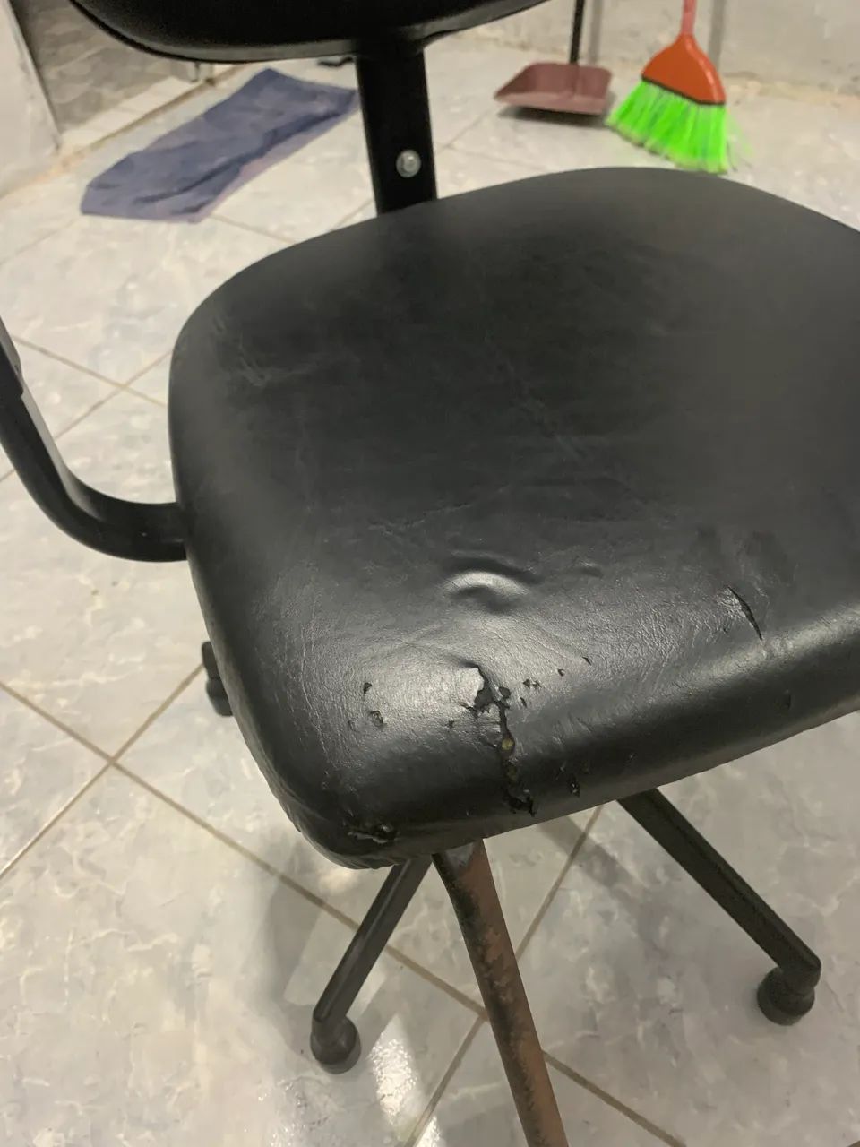 Cadeira de salão ou barbearia - Foto 3