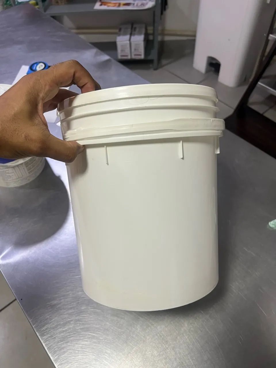 KIT COM 10 BALDES PLÁSTICOS  ?USADOS? 