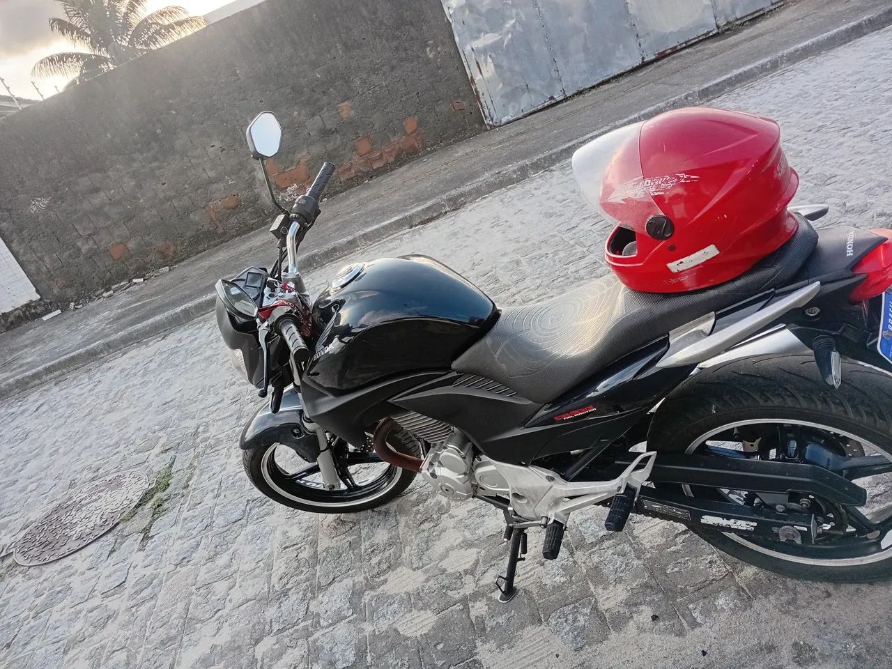 Cb 300