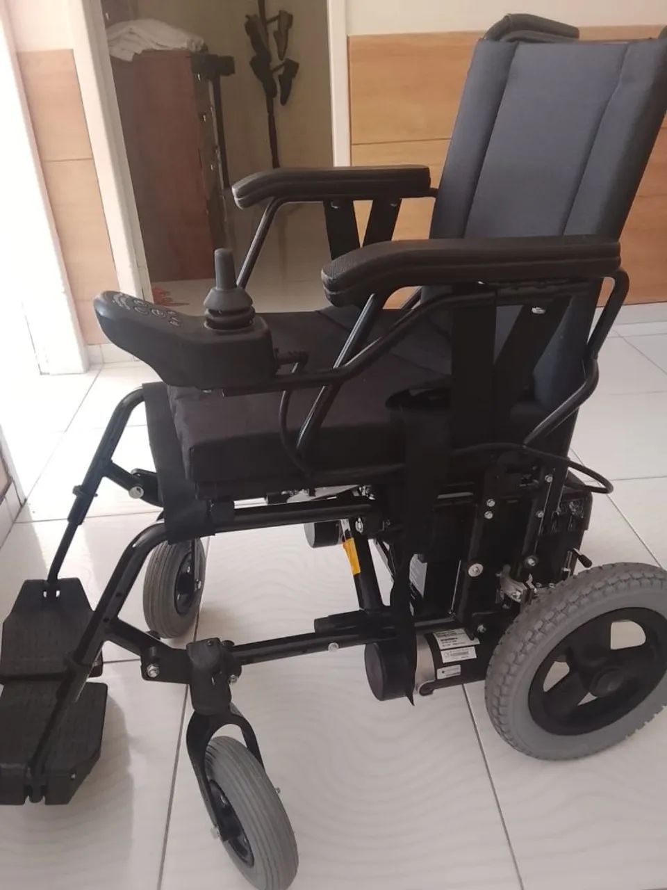 Cadeira de rodas motorizada nova  - Foto 2
