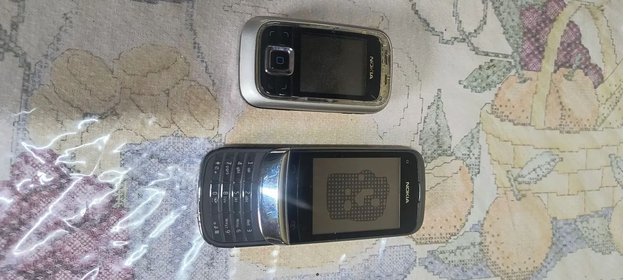 Dois celular Nokia sucata não funciona