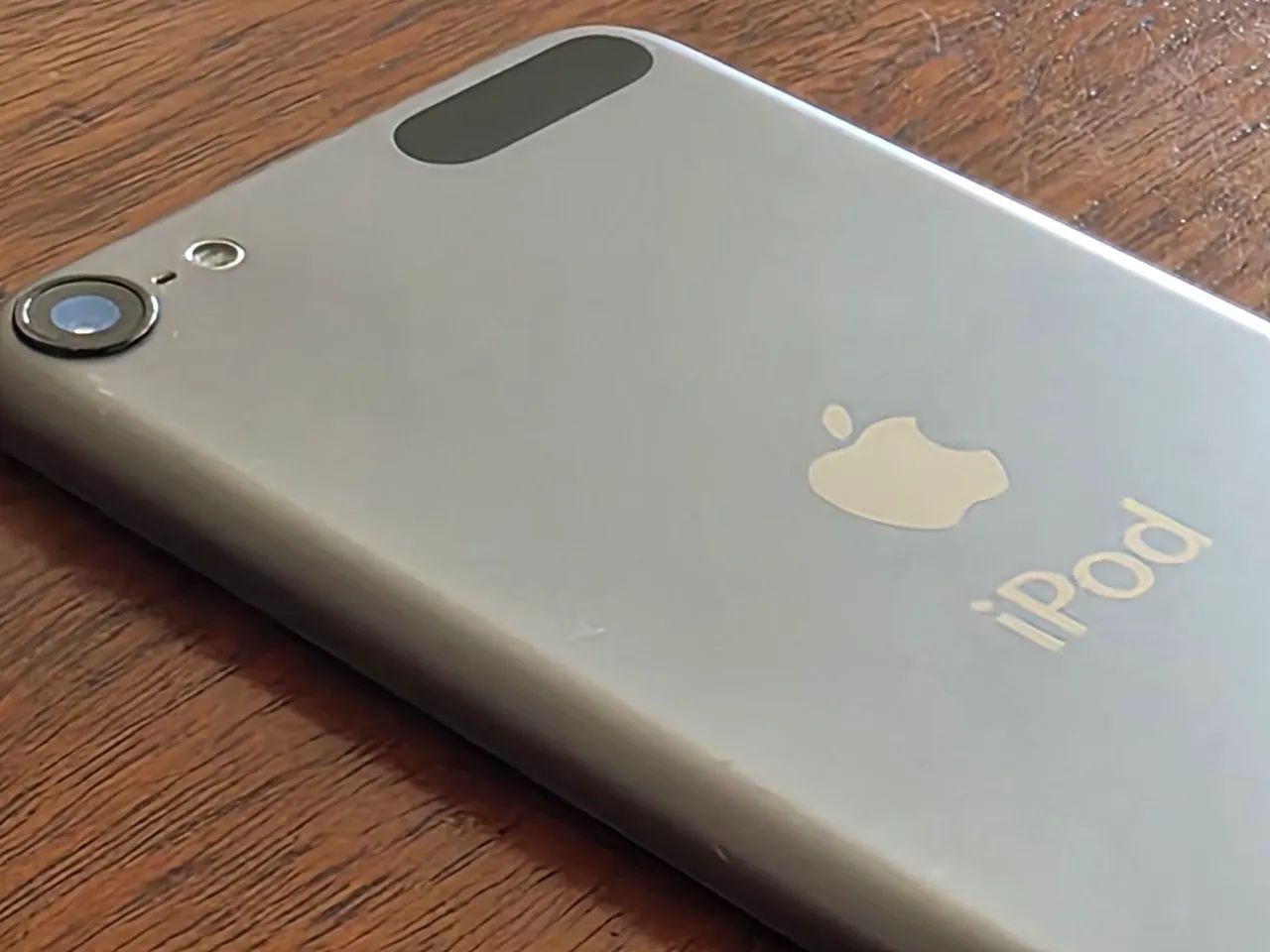 iPod Touch 64Gb em perfeito estado - Tablets e E-Readers