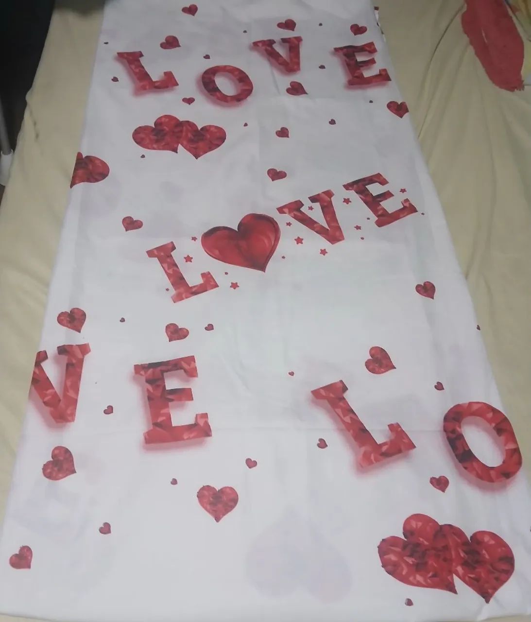 Vende-se um lençol com estampas 