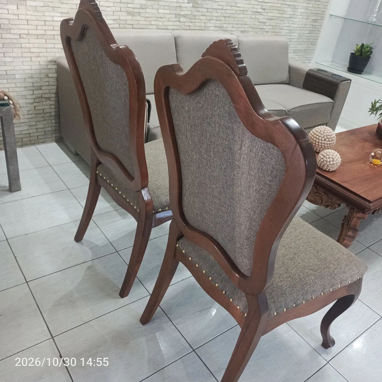 2 cadeiras antigas, reformadas recente. - Foto 3