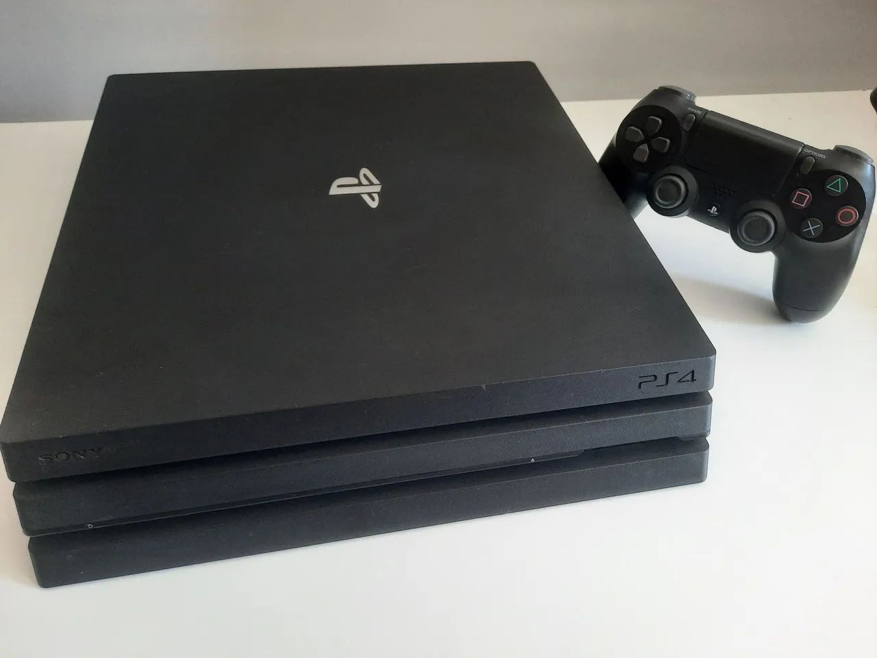 PS4 Pro 1TB - Desbloqueado  - Foto 2