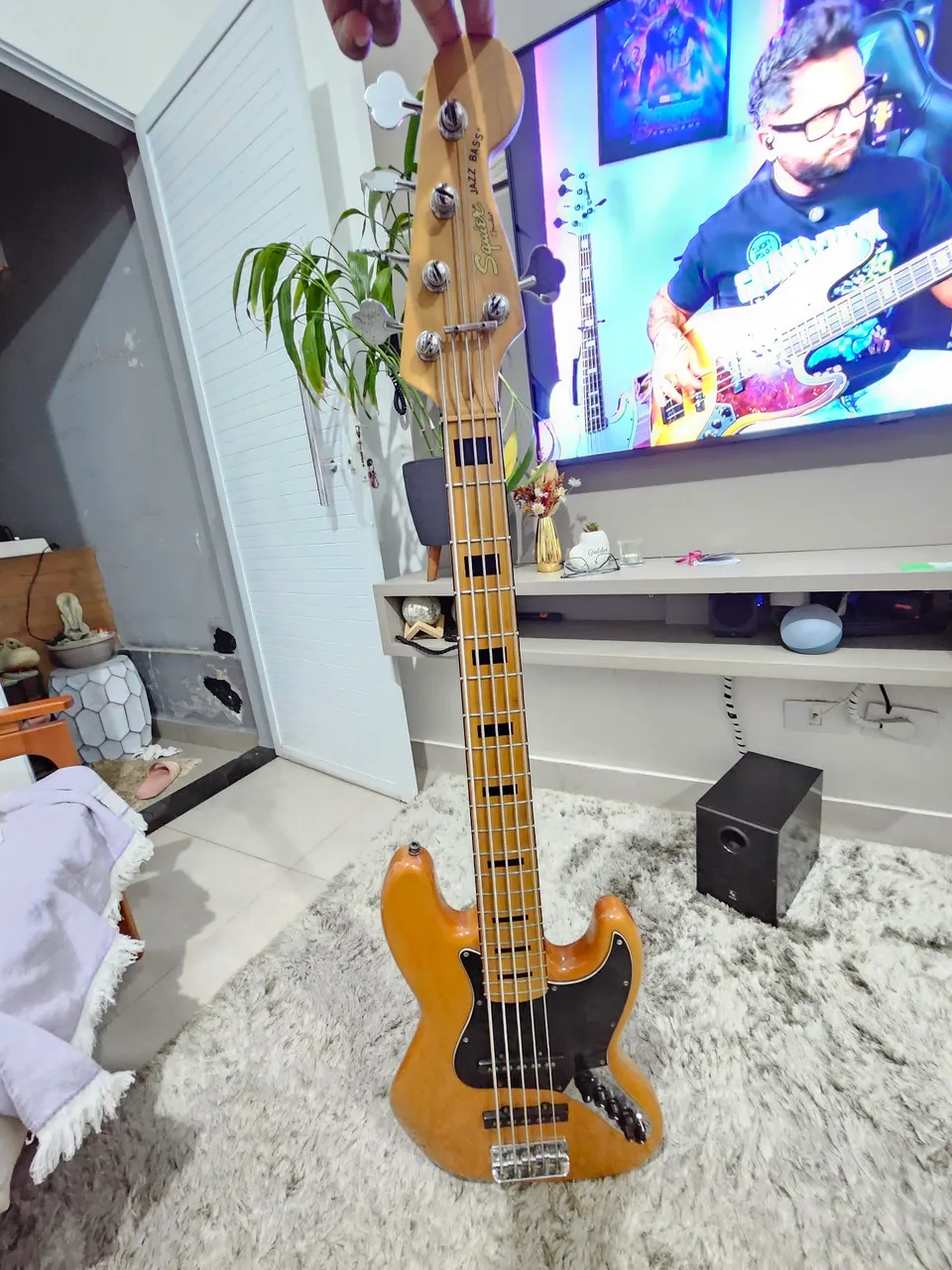 fender squier jazz bass