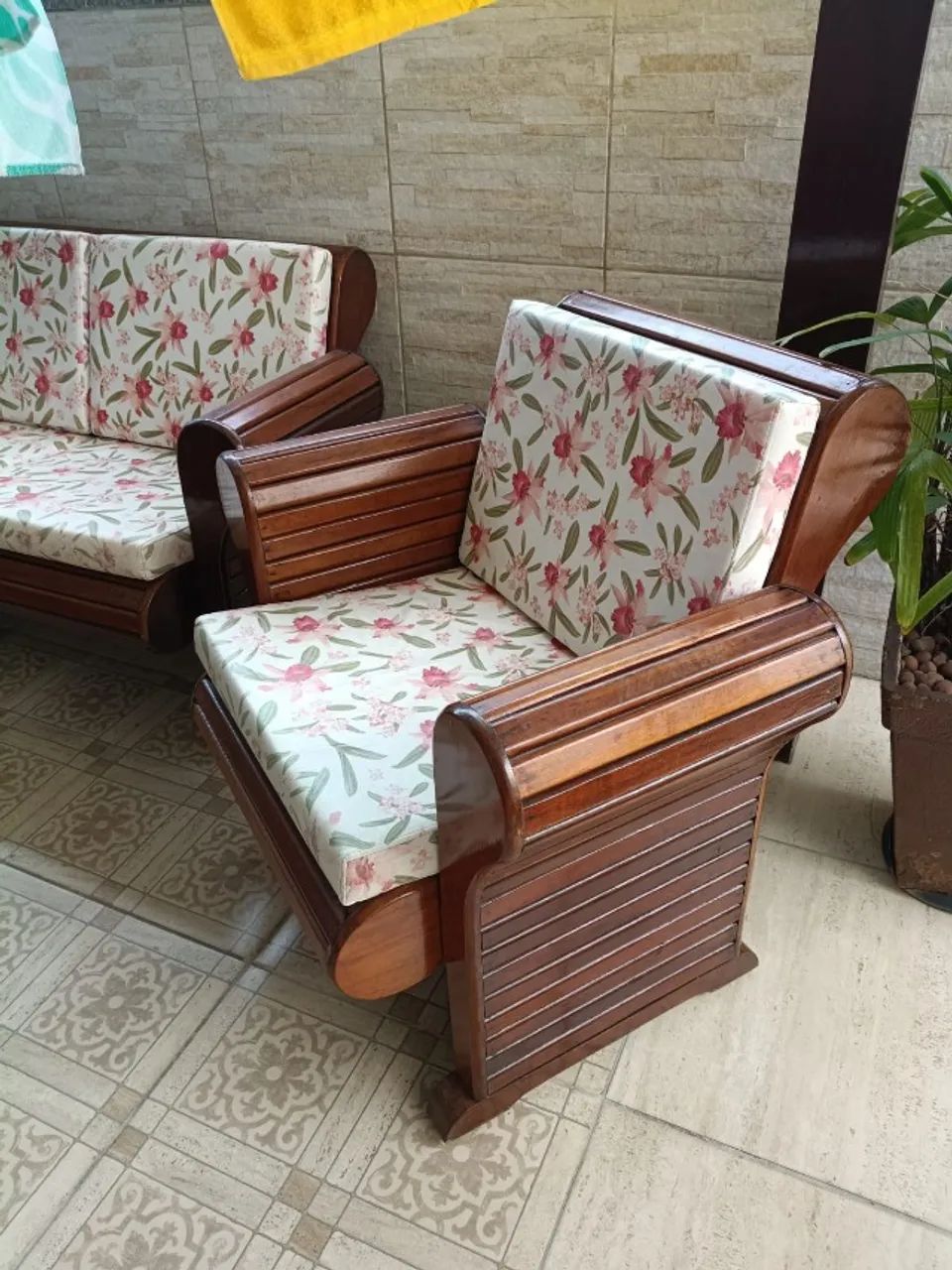 Conjunto de cadeiras - madeira de lei  - Foto 2