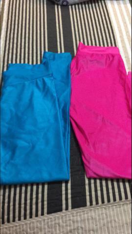 Calça de malhar dê cirre