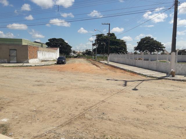 Terreno de esquina medindo 711 m2 - Aruanda - Foto 5