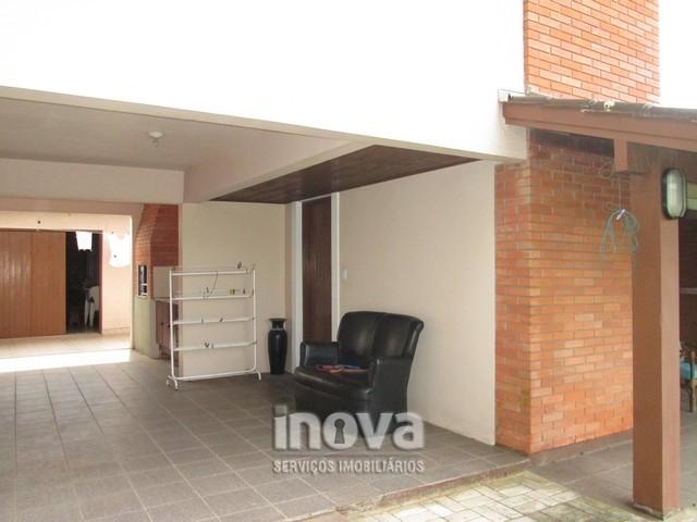 Casa de 04 dormitórios no centro de Imbé - Foto 2