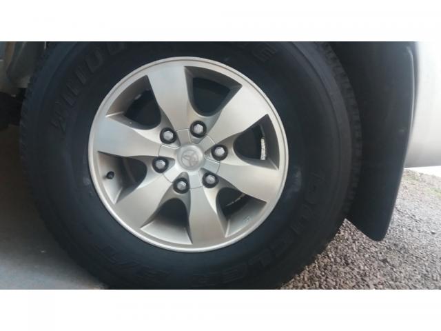 TOYOTA HILUX SW4 SRV D4-D 4X4 3.0 TDI DIES. AUT - Foto 9