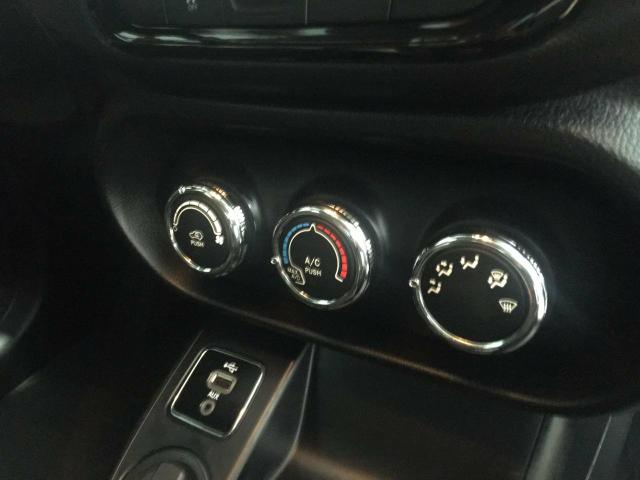 Fiat Toro Freedom 1.8 2017 - Foto 18