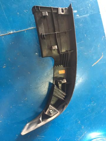 Moldura acabamento para-choque traseiro Hilux - Foto 2