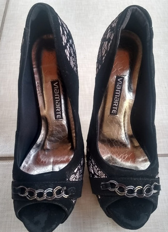 peep toe via marte meia pata