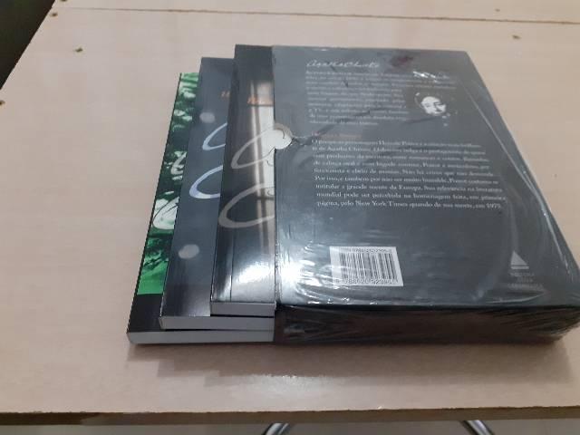 Box com três livros - Foto 5