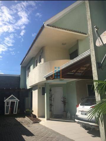 Sobrado em condomínio três quartos sendo uma suíte no Pinheirinho