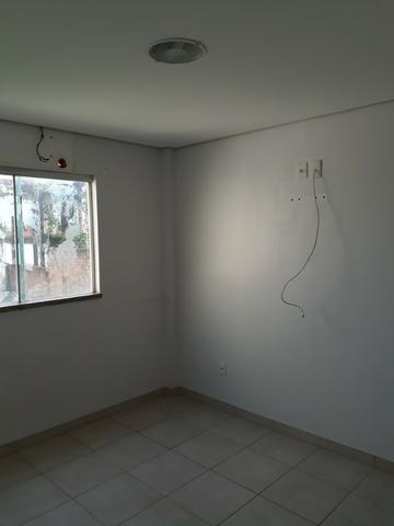 Sobrado com 03 quartos, no Cohab - Foto 8