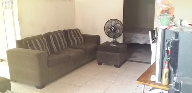 Vendo casa 2 quartos grande + kitinete de laje + terraço