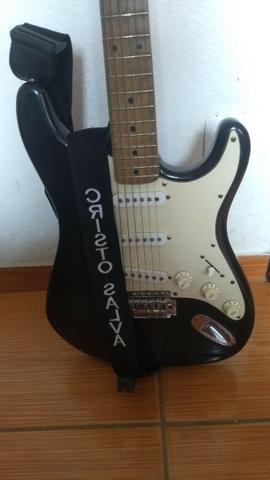 Vendo ou troco linda guitarra - Foto 2