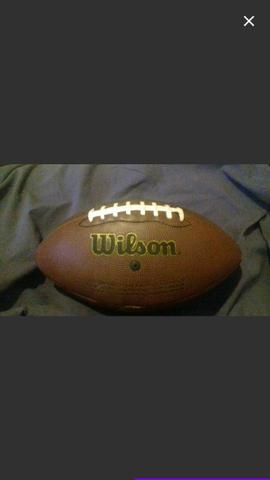 Vendo Bola futebol americano Nova 50,00( *
