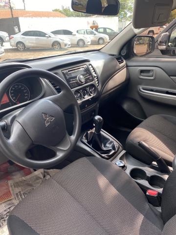 Vendo TRITON Sport 2018 apenas 46700 km único dono - Foto 4