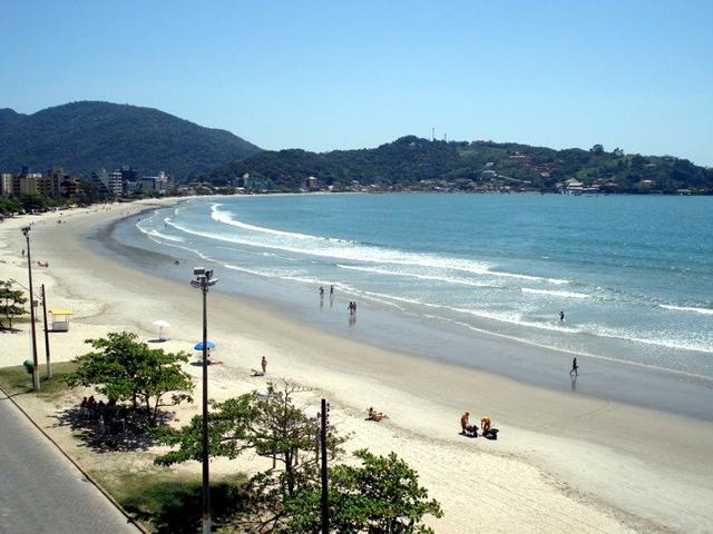 Edificio La Belle Epoque Apartamento 4 quartos com ar frente praia