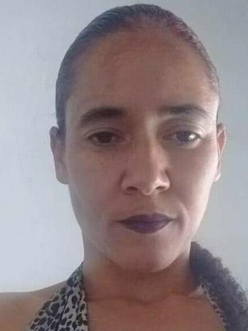 Faço faxina é não tenho medo de pegar no pesado.