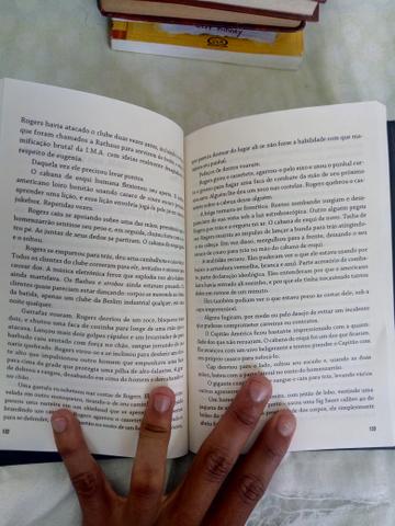 Livro dos Vingadores - Foto 2