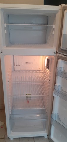 Vende-se uma geladeira  - Foto 3