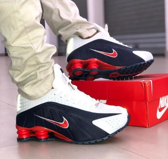 tenis nike de bolinha