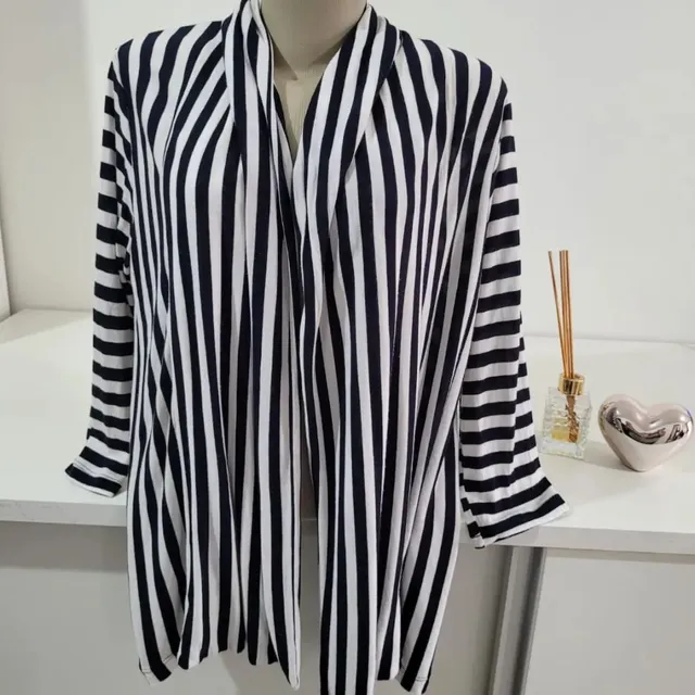 Cardigan Feminino marca Makenji