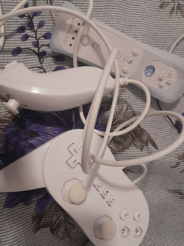 Controle nintendo wii (menos de 2 meses de uso)