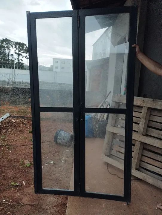 Porta camarao de vidro em alumínio 