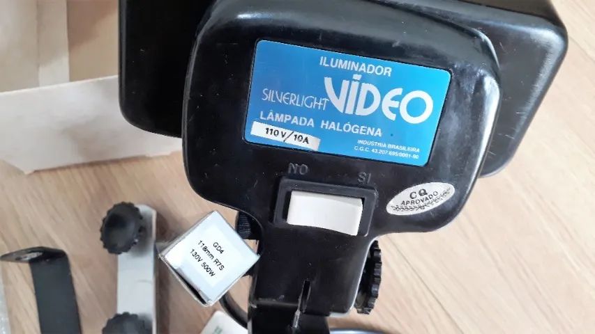 Iluminador  Silverlight  Vídeo 110 V + Tripé - Foto 3
