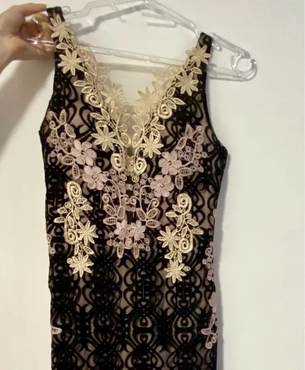 Vestido renda preto -  Floral - Foto 2