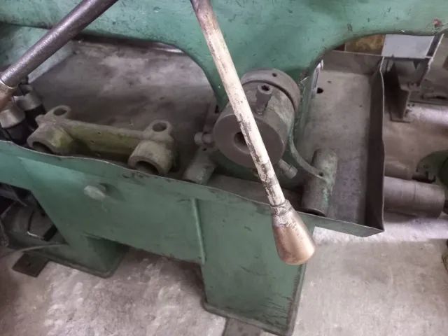 Torno Iran 1' 1/2 Pol. Trifásico 220 V / -- 00076 - Foto 2