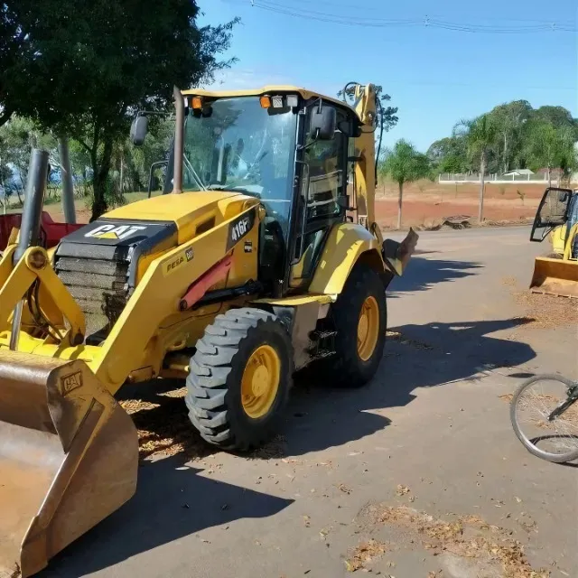 Retroescavadeira Cat 416f2 4x4 ano 2017