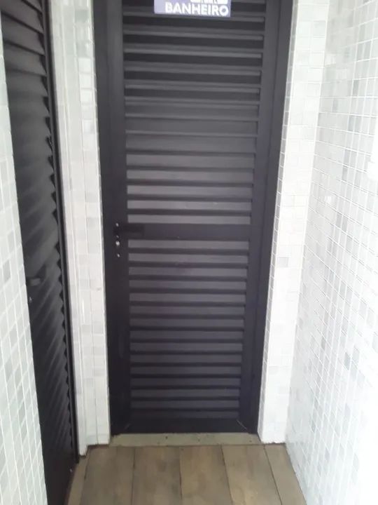 PORTAS EM ALUMÍNIO PRETO FOSCO BRANCO  - Foto 4