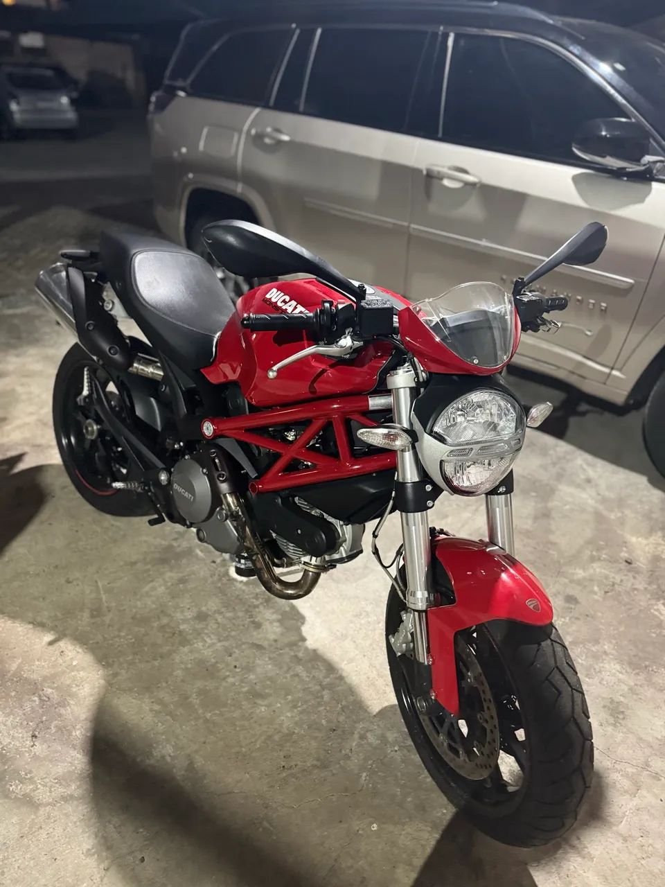 Ducati Monster 796 muito nova  - Foto 8